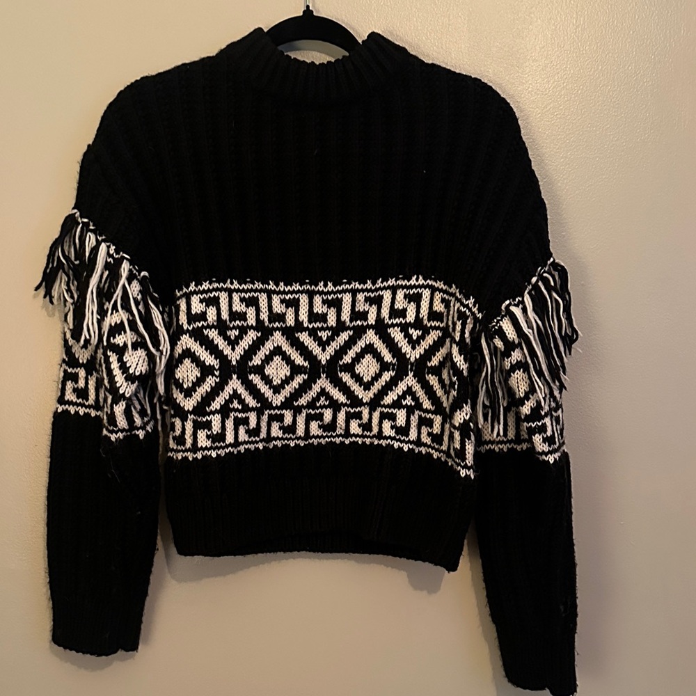 H&M Black and White Geometric Women's Sweater
